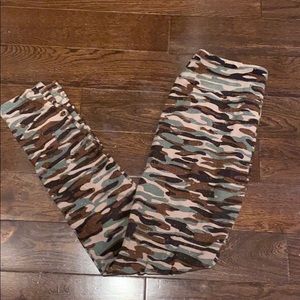 Lularoe Camo leggings OS